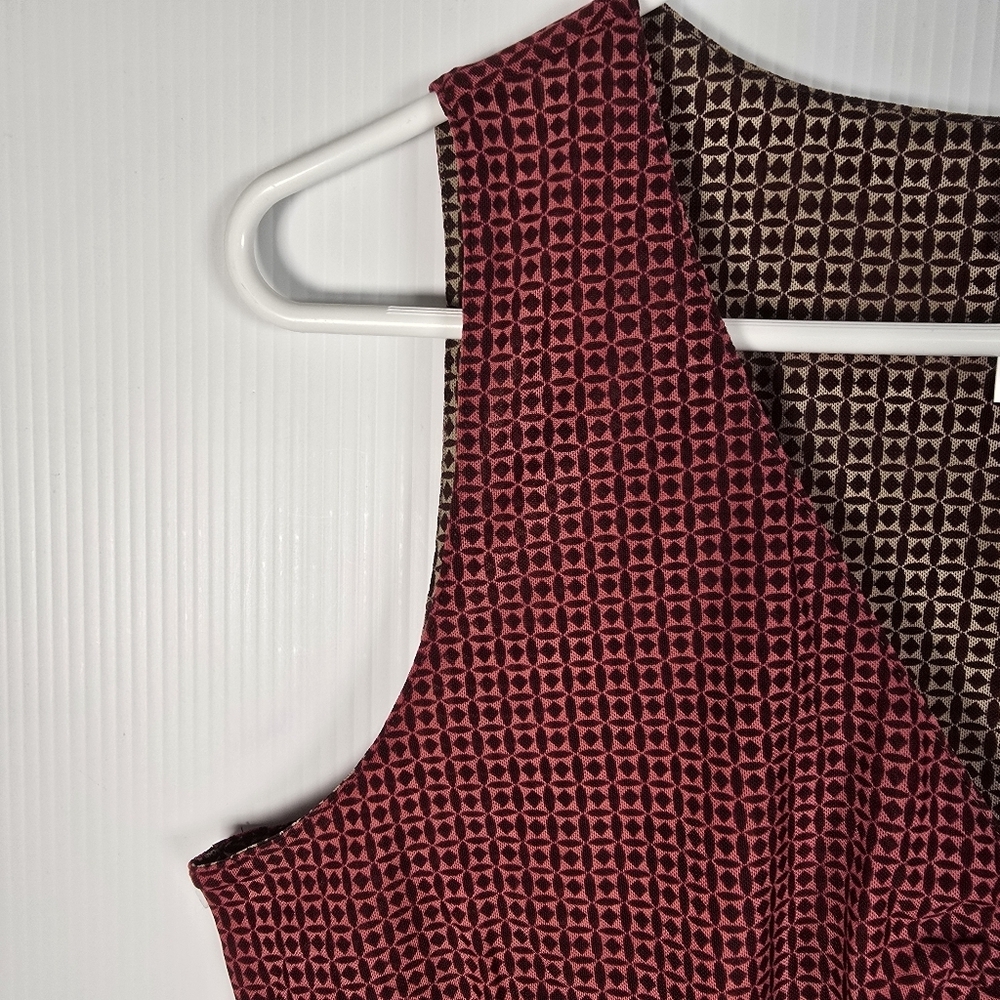 NWOT Cabi Women's Reversible Red/Brown Geo Print Ruched Sleeveless Tank Size M - Picture 3 of 11